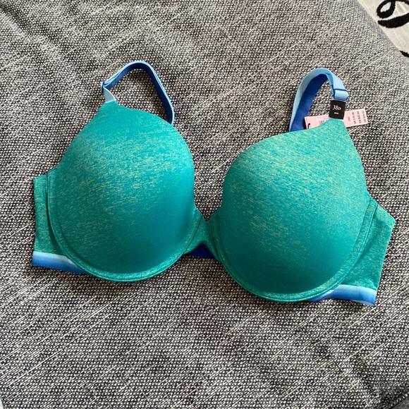 Victoria's Secret Other - Victoria’s Secret women’s bra size 38D NWT